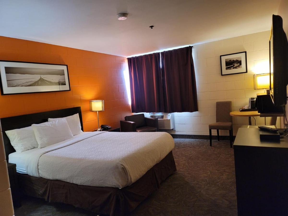 Roadking Inns Motel Calgary Bagian luar foto
