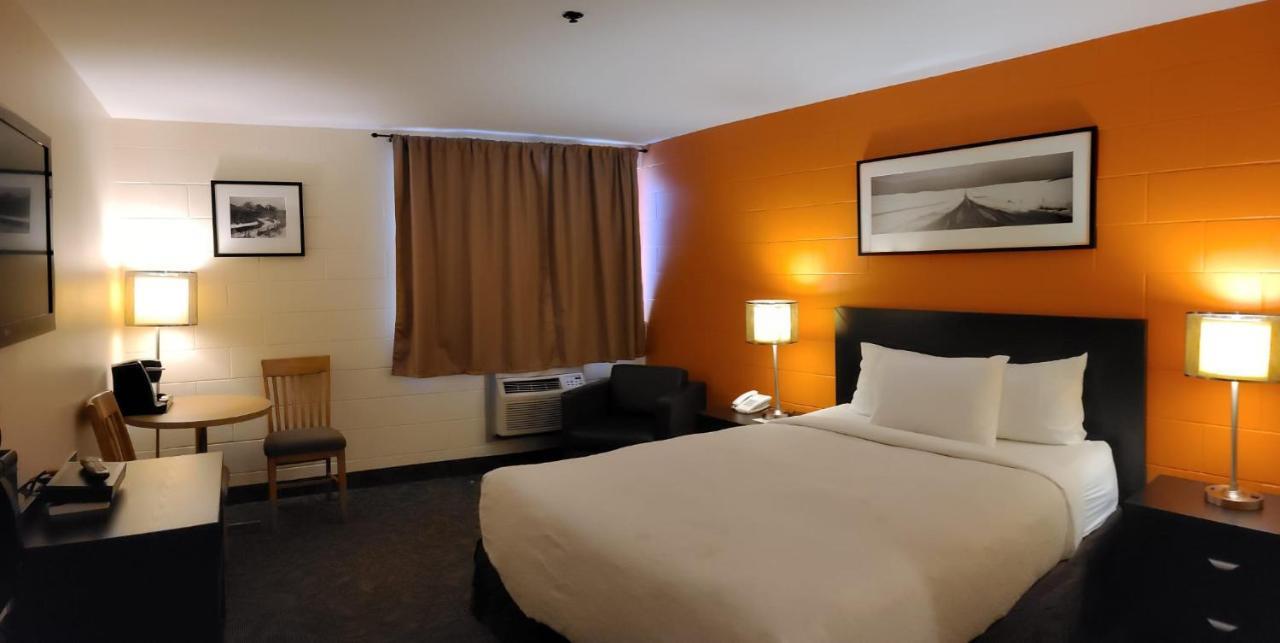 Roadking Inns Motel Calgary Bagian luar foto