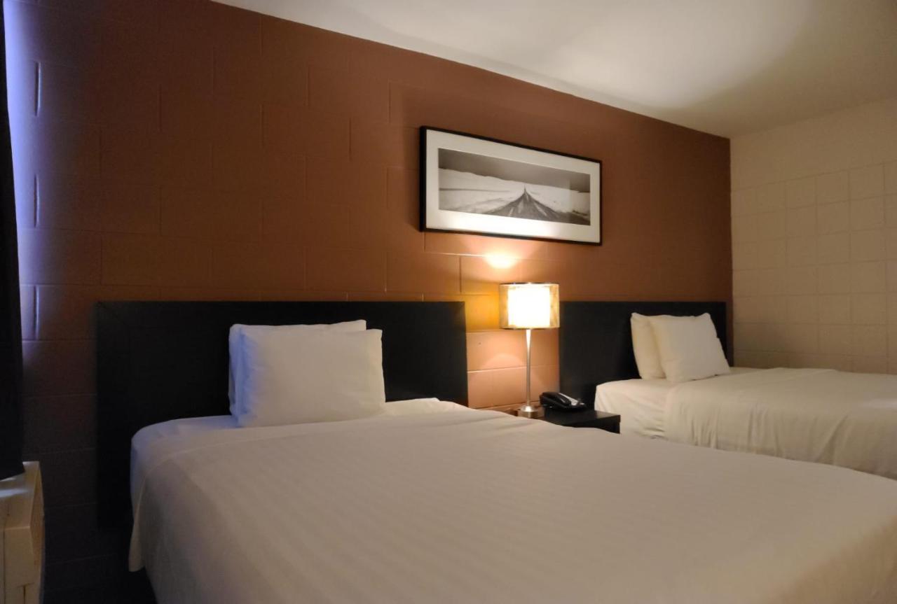Roadking Inns Motel Calgary Bagian luar foto