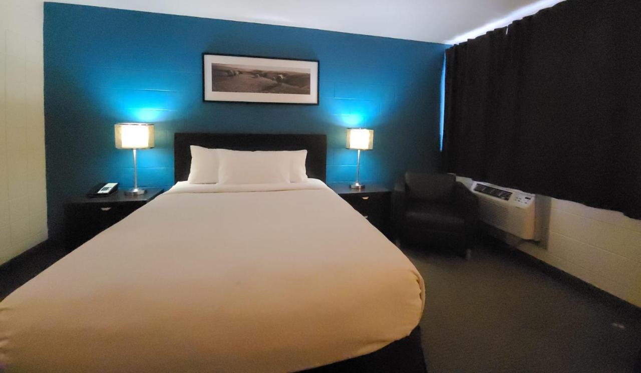 Roadking Inns Motel Calgary Bagian luar foto