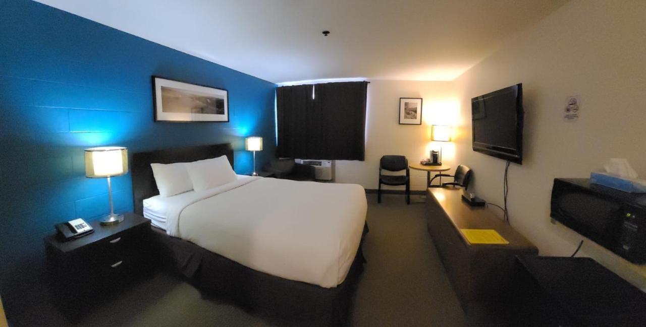 Roadking Inns Motel Calgary Bagian luar foto