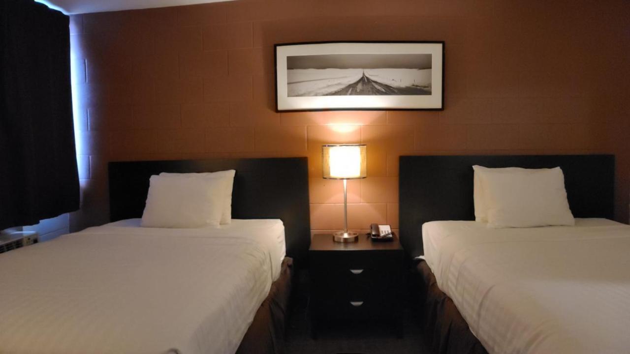 Roadking Inns Motel Calgary Bagian luar foto