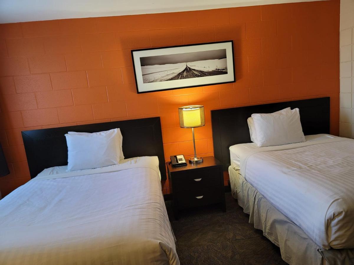 Roadking Inns Motel Calgary Bagian luar foto