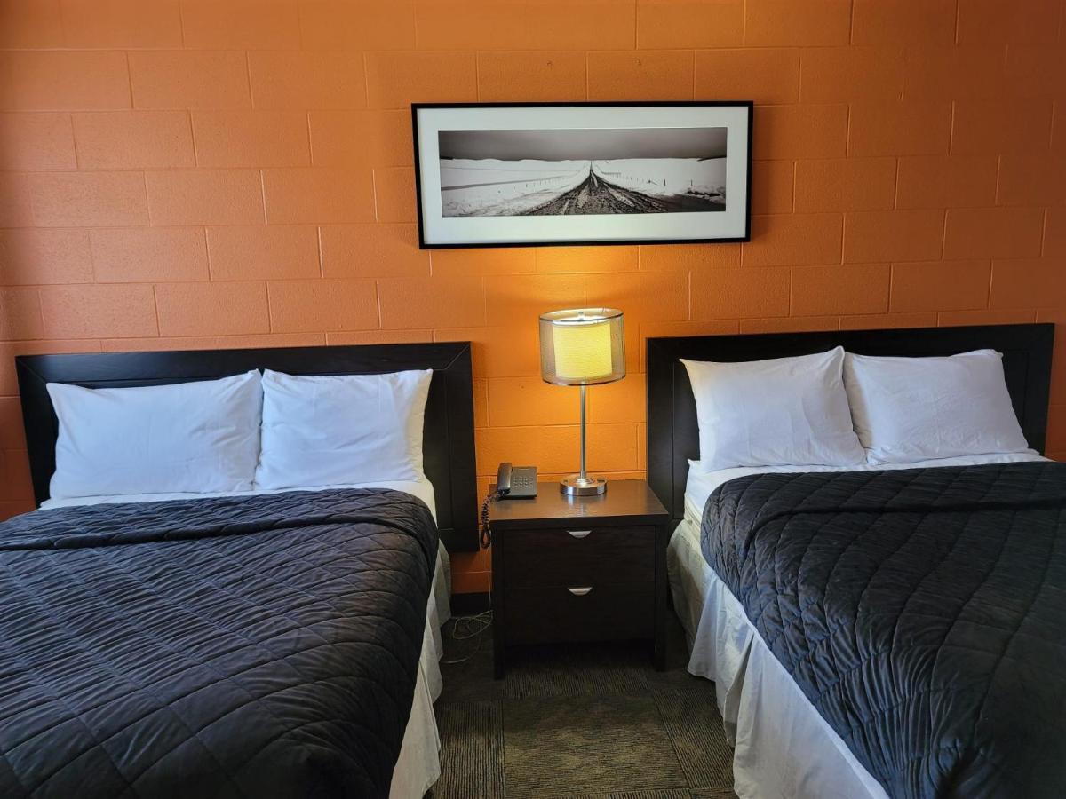 Roadking Inns Motel Calgary Bagian luar foto